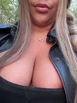 HaileyDiana from StripChat is Freechat