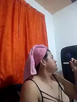 Hanna_Kieran from StripChat is Freechat