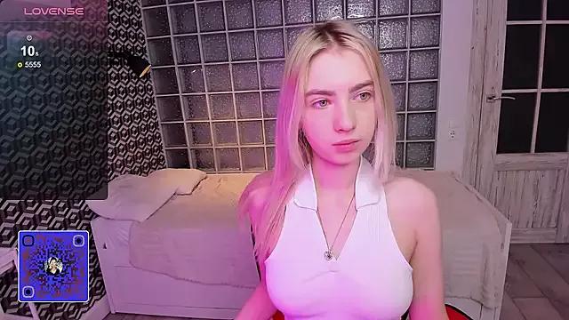HeartyHeart from StripChat is Freechat