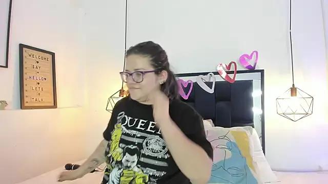 hellenflot from StripChat is Freechat