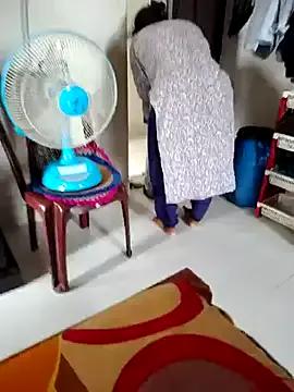 Horny_Desi_Girl from StripChat is Freechat