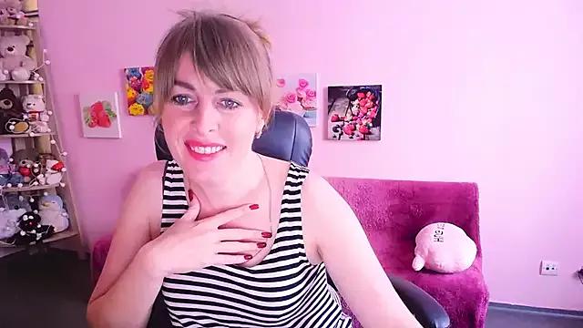 Check-out the world of girls and talk with our steaming hot slutz, bringing your desired characters to life with authentic apparel and cam streams.