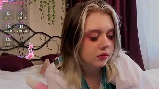 IrisSoCute from StripChat is Freechat