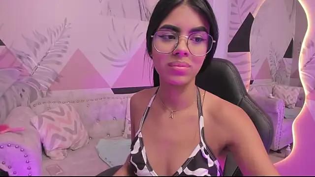 Check-out the world of girls and talk with our steaming hot slutz, bringing your desired characters to life with authentic apparel and cam streams.
