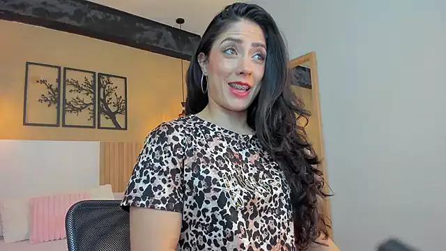 Check-out the world of girls and talk with our steaming hot slutz, bringing your desired characters to life with authentic apparel and cam streams.