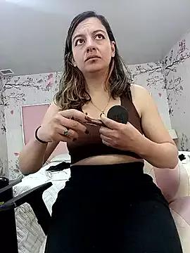IsisSlave from StripChat is Freechat