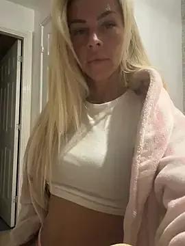 JadeMiaa from StripChat is Freechat
