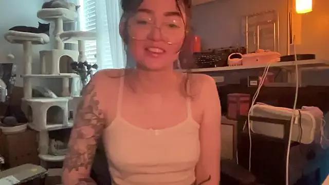 jouleslovescocks from StripChat is Freechat