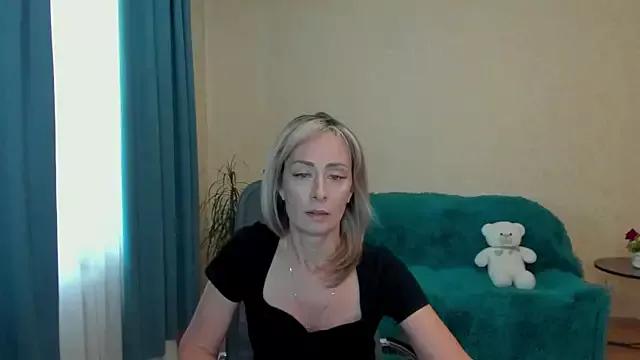 Julia_Cherry_ from StripChat is Freechat