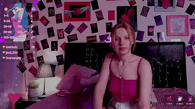 KarambaMoon from StripChat is Freechat