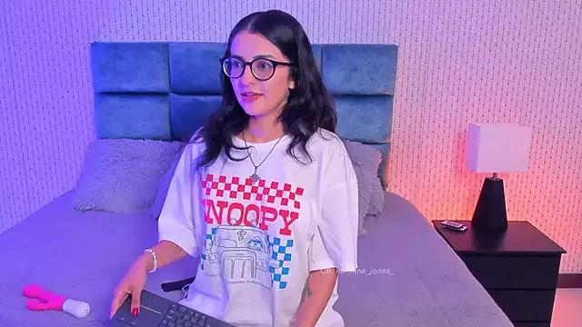 Check-out the world of girls and talk with our steaming hot slutz, bringing your desired characters to life with authentic apparel and cam streams.