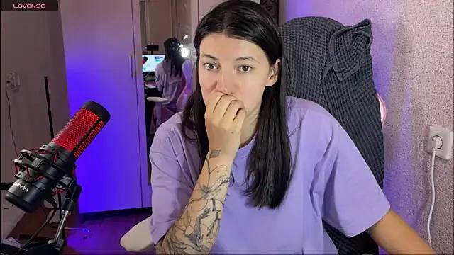Check-out the world of girls and talk with our steaming hot slutz, bringing your desired characters to life with authentic apparel and cam streams.