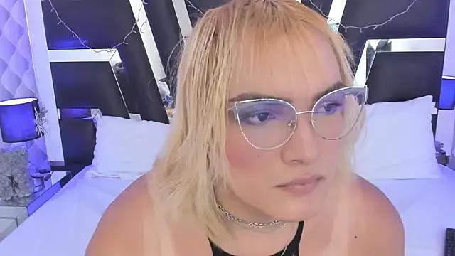Check-out the world of girls and talk with our steaming hot slutz, bringing your desired characters to life with authentic apparel and cam streams.