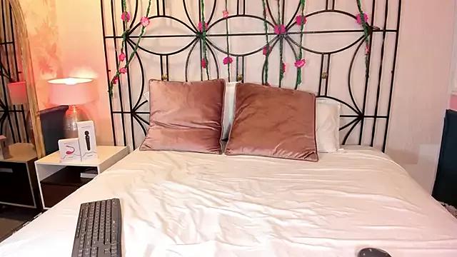 Kayla_stern_ from StripChat is Freechat