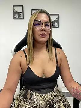 KellyBrooklyn_ from StripChat is Freechat