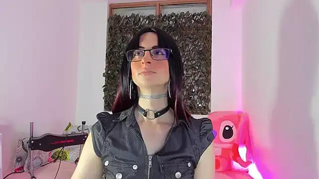 Check-out the world of girls and talk with our steaming hot slutz, bringing your desired characters to life with authentic apparel and cam streams.