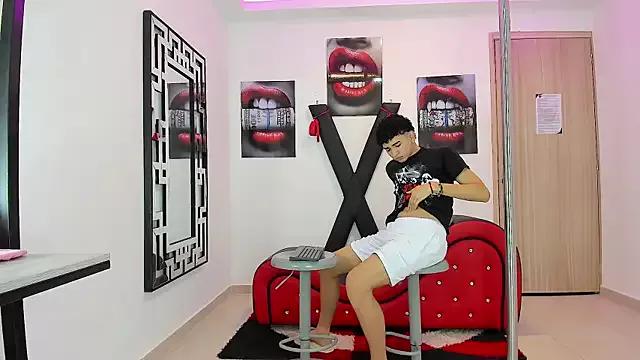KING_OFF_BOYS from StripChat is Freechat
