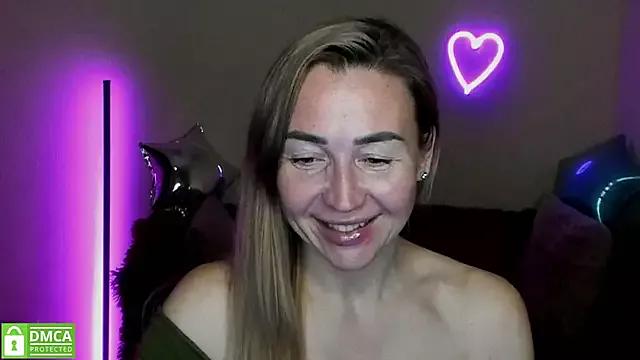 Kiss_julli88I from StripChat is Freechat