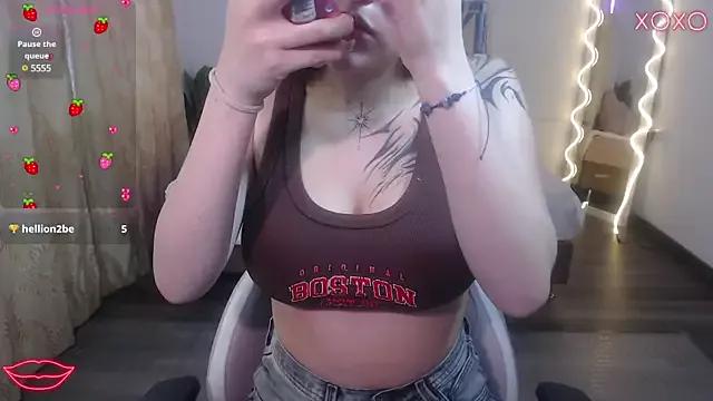 kissy_tay from StripChat is Freechat