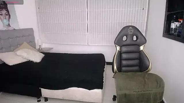 Kitten_Cam from StripChat is Freechat