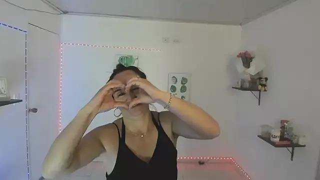Latin_Lola from StripChat is Freechat