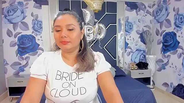 LatinaHoleQueen from StripChat is Freechat