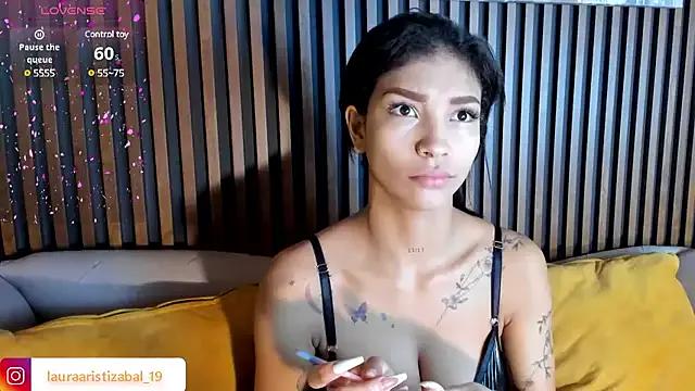 LauraAristizabal from StripChat is Freechat