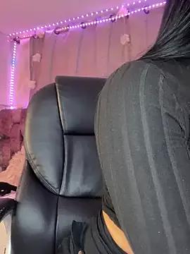 LauraGil_ from StripChat is Freechat