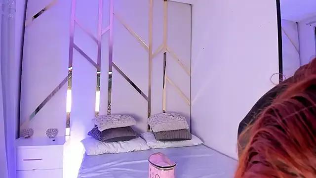 LeahxBarker from StripChat is Freechat