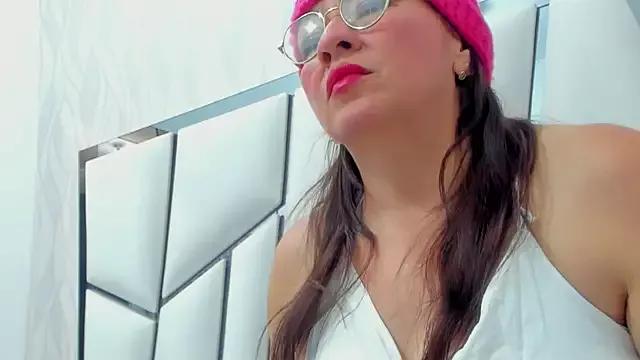 Check-out the world of girls and talk with our steaming hot slutz, bringing your desired characters to life with authentic apparel and cam streams.