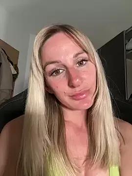 Photos of Liana_Lou from StripChat is Freechat