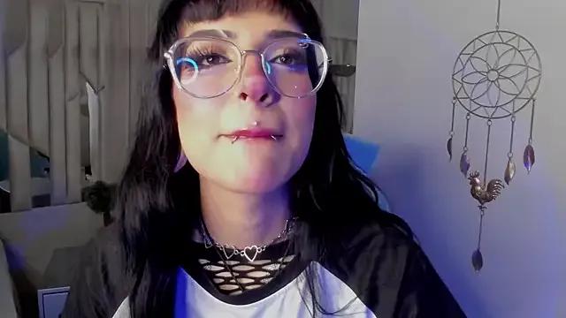 Lilith_crow from StripChat is Freechat