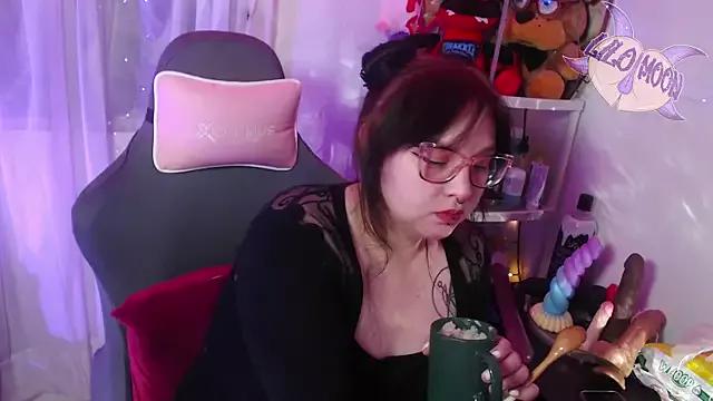 Check-out the world of girls and talk with our steaming hot slutz, bringing your desired characters to life with authentic apparel and cam streams.