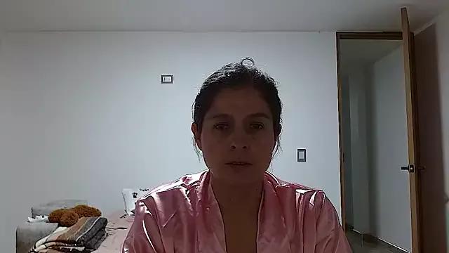 linda-mature43 from StripChat is Freechat