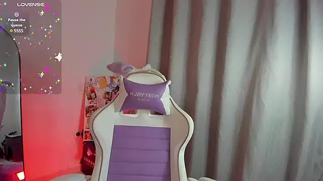 Check-out the world of girls and talk with our steaming hot slutz, bringing your desired characters to life with authentic apparel and cam streams.