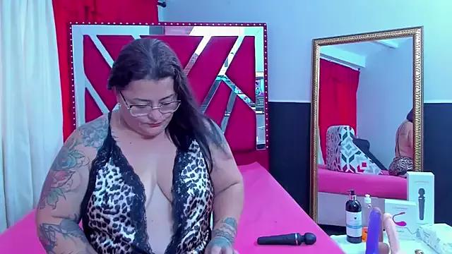 LindaCorner from StripChat is Freechat
