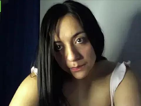 lindakurlinx from StripChat is Freechat