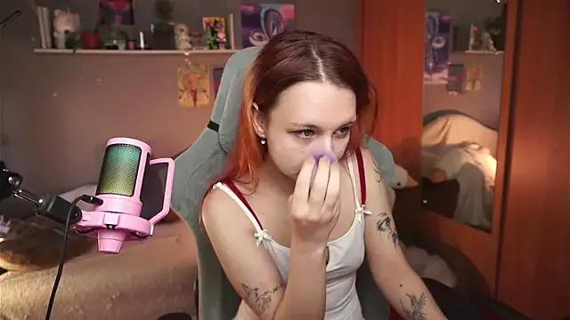 LindiMeoww from StripChat is Freechat