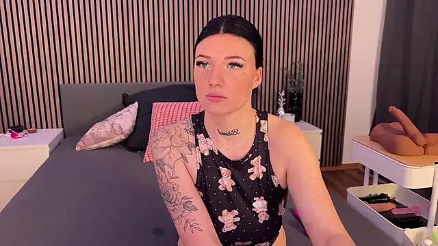 Check-out the world of girls and talk with our steaming hot slutz, bringing your desired characters to life with authentic apparel and cam streams.