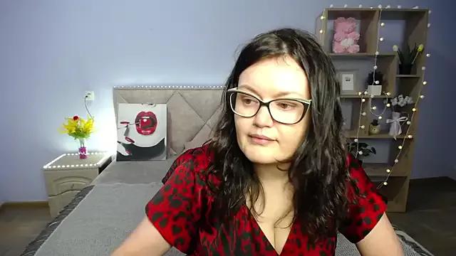 LolaHikls from StripChat is Freechat