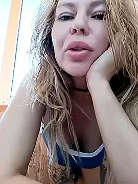Lovers__Annn from StripChat is Freechat