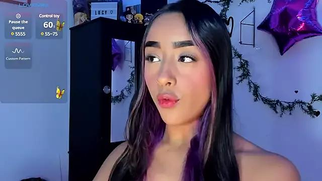 lucy_es from StripChat is Freechat