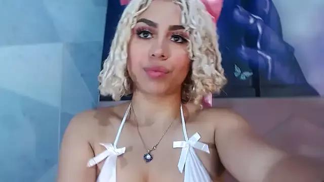 Check-out the world of girls and talk with our steaming hot slutz, bringing your desired characters to life with authentic apparel and cam streams.