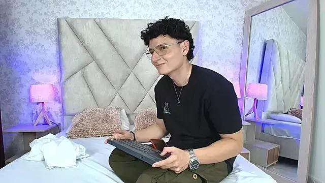 Check-out the world of girls and talk with our steaming hot slutz, bringing your desired characters to life with authentic apparel and cam streams.