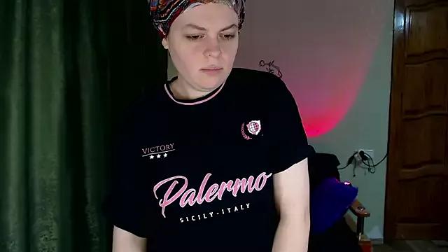 lucywmiller_ from StripChat is Freechat