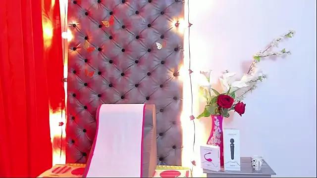 luna-0211 from StripChat is Freechat
