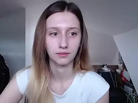 LUNA_delight from StripChat is Freechat