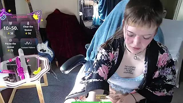 luna_luxx13 from StripChat is Freechat