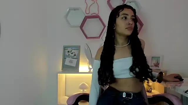 Luna_meyeer from StripChat is Freechat