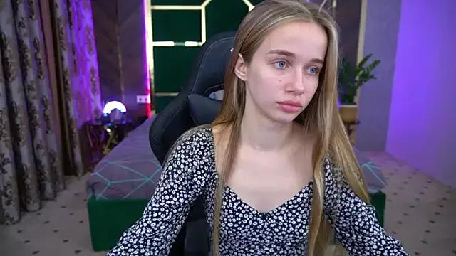 LunaaBliss from StripChat is Freechat